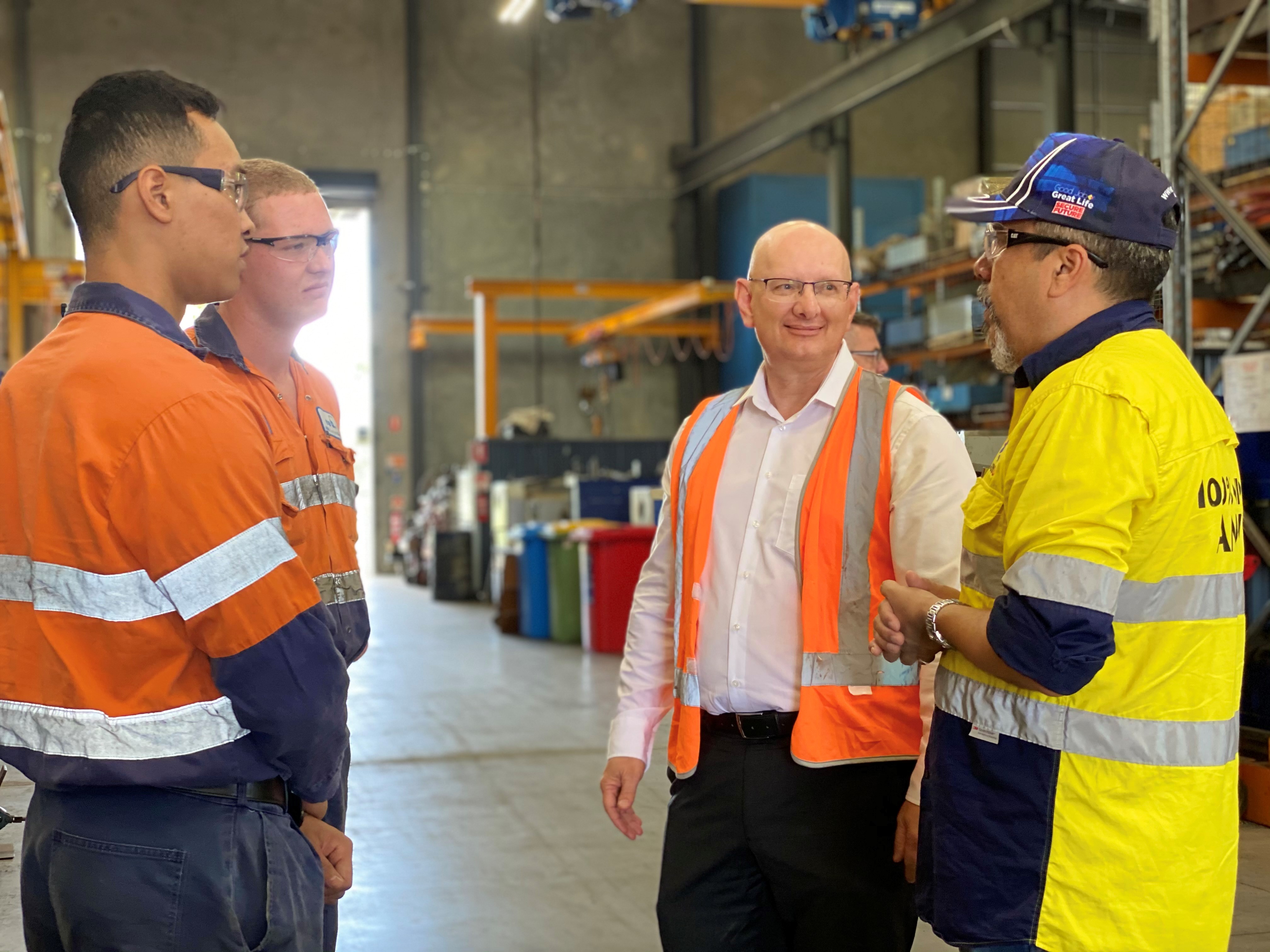 FIVE QUARTERS OF WAGE GROWTH UNDER LABOR Main Image